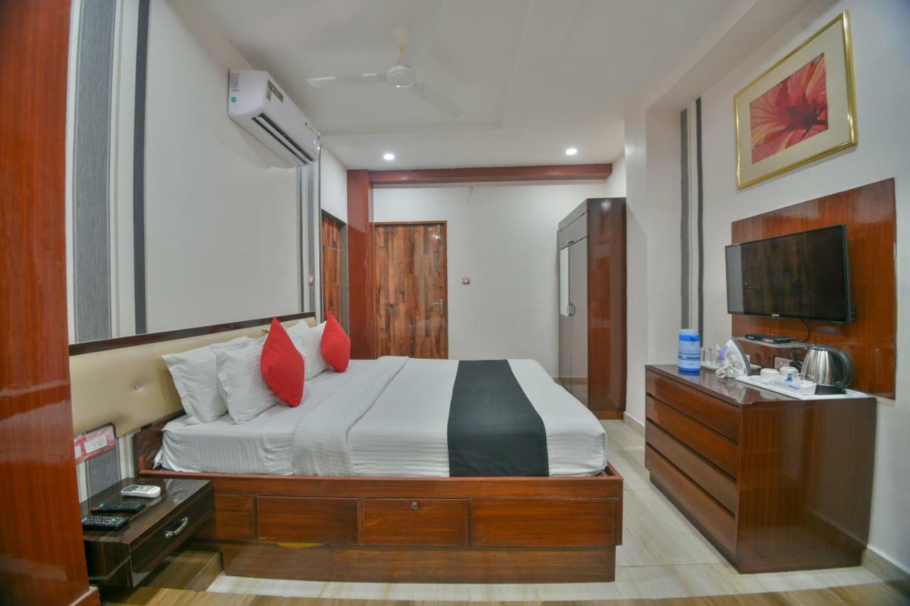 Capital O 39331 Hotel Retaj Bhilwara Room photo